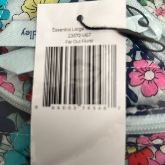 Brand New Vera Bradley Essential Large Backpack in Far Out Floral design - Picture 7 of 7